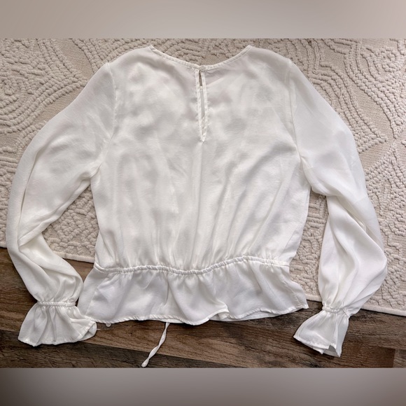 White drawstring blouse - Picture 3 of 4